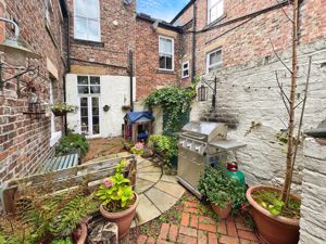 Photo 17- click for photo gallery